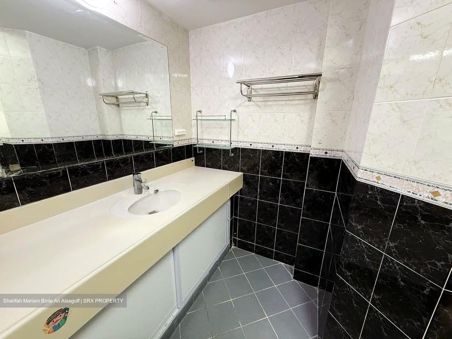 Melville Park (D18), Condominium #623229791
